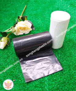Túi rác cuộn màu trắng và đen